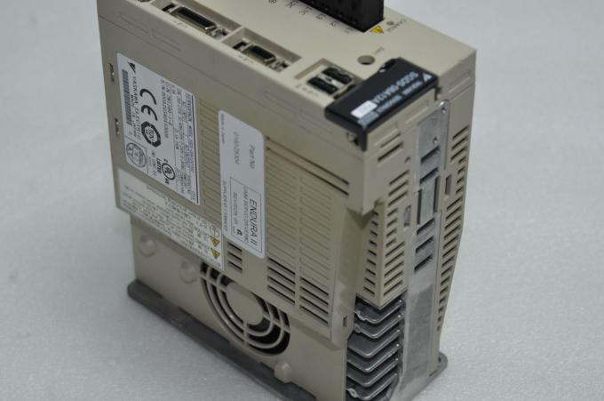 Yaskawa Sgma 3つのシリーズ3段階のサーボ モーター運転者Mechatrolink SGDS-08A12AY562 1