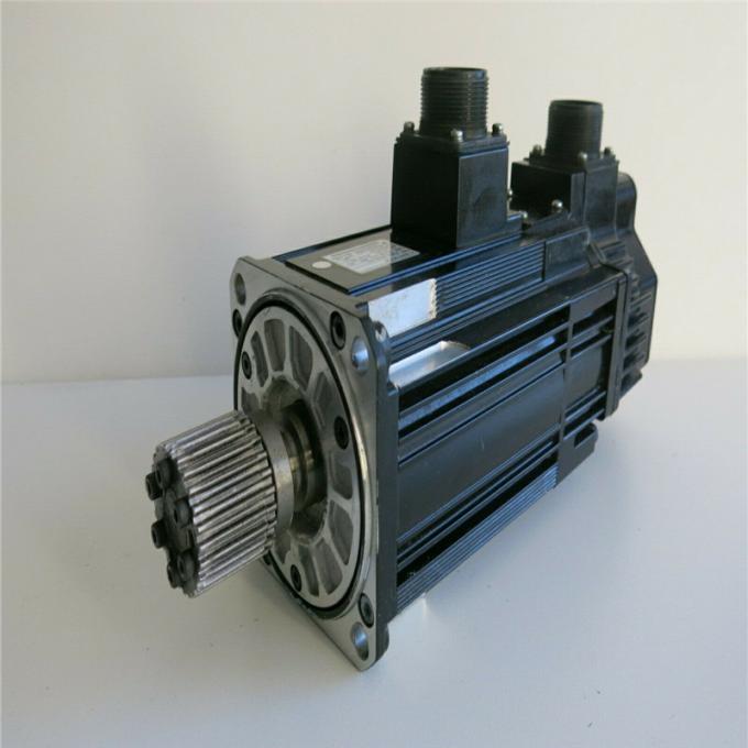 産業Yaskawaの電気2000WロボットACサーボ モーター3000rpm SGMSS-20A2A-YR11 0
