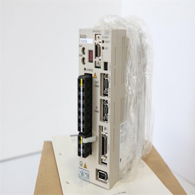 Yaskawa新しく、元の200-230V ServoPackは2.5A SGDS-01A75A 100Wを入れました 0