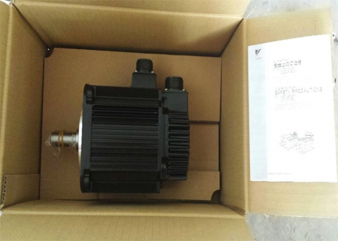 Yaskawa SGMG-06A2BBB 200V Servo Motor Brand New In Original Box 0
