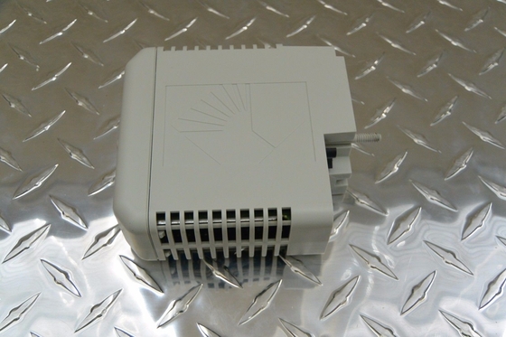 エマーソン8105-TI-TC入力/出力モジュール4-CHANNEL THC/MVは100%の新しい原物を入れた