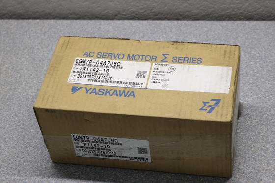 Industrial Servo Motor SGM7P-04A7J6C Brand New In Original Box