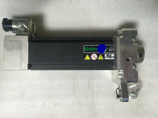 070UDD200XBCRA078140-SHPA新しい原物、黒は主要な色、制御技法のエマーソンUnimotorのサーボ モーターである。