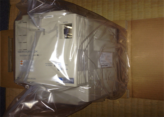 Yaskawa SGDB-03ADG AC サーボ アンプ 200-230V 3A 0.3KW 3 段階