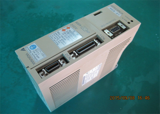 Yaskawa SGDA-A3AP AC SERVO AMPLIFIER 200-230V 1.3/0.42A 30W 位置制御 (デジタル入力)