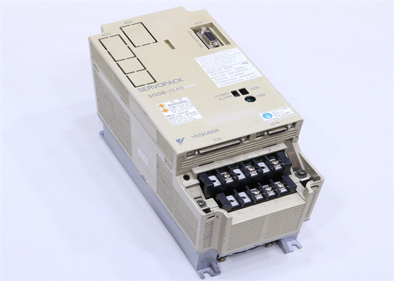 Yaskawa SGDB-15AD AC SERVO AMPLIFIER 200-230V 8A 0.85KW 3 段階の位置制御