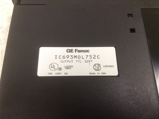 GE FANUC シリーズ 90-30 PLC デジタル I/O モジュール 125 VDC IC693MDL752