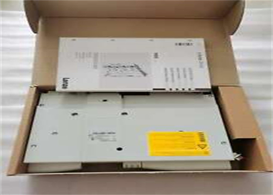 Lenze E94AMHE0074 サーボ ドライブ入力電圧 3 段階 325/565/705VDC ねじ端子
