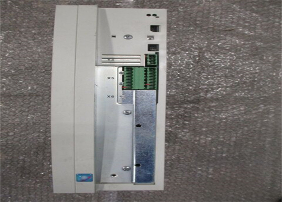 Lenze EVF8244-E サーボ ドライブ周波数インバーター 3 フェーズ 0-480 VAC 50/60 HZ