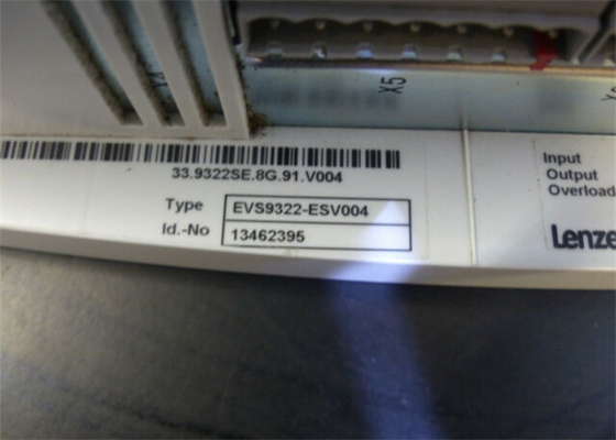 Lenze EVS9322-ESV004 サーボ コントローラ 400/480 VAC 9300 シリーズ ビルトイン ユニット