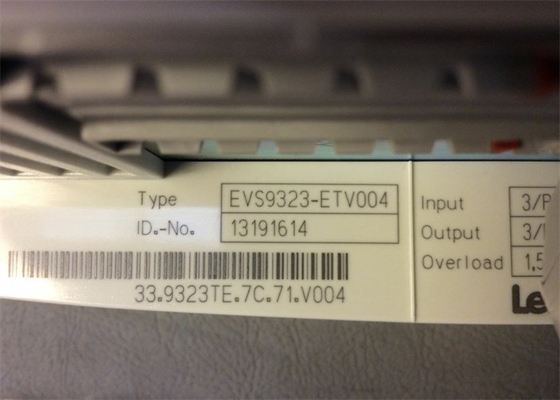 Lenze EVS9323-ETV004 サーボ コントローラー 9300 シリーズ 400/480 VAC 1.5 KW (2 HP) サーボ PLC テクノロジー