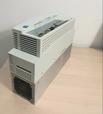 Lenze EVS9324-CIV003 サーボコントローラー 9300 シリーズ SERVO PLC コールドプレート 3.0 KW