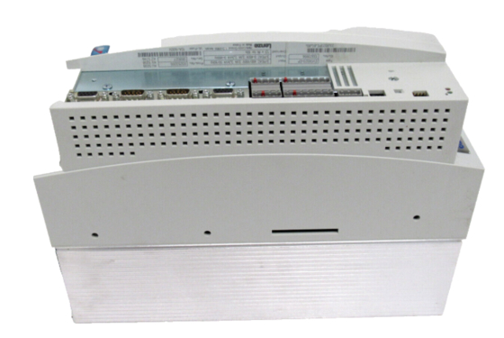 EVS9323-CSV004 LENZE サーボコントローラー 9300 シリーズ 400/480 VAC 1.5 KW