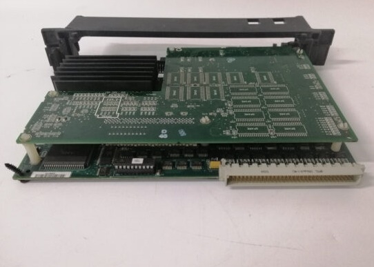 GE Fanuc IC697CPX935 I/O モジュール 96 MHZ 32 ビット フローティングポイント 1 Mbyte 急速メモリ