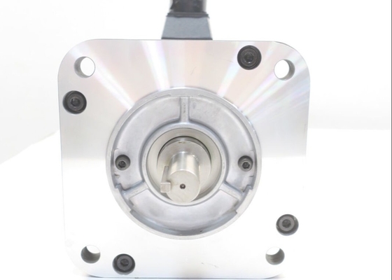 YASKAWA USAFED-15-HG11 サーボモーター 2000rpm シャフト W/ UTOPI-600UB エンコーダー