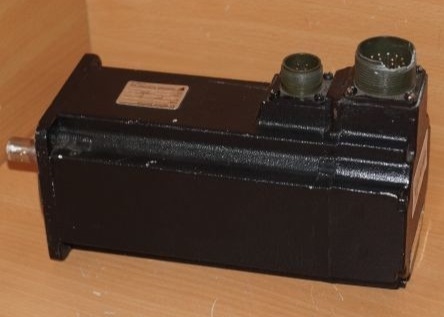 YASKAWA USAGED-03C22K ACサーボモーター 300W 8192 PPRインクリメンタルエンコーダー