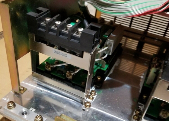 YASKAWA CACR-2E-NJ1 ACドライブコントローラー 産業グレードコンポーネント