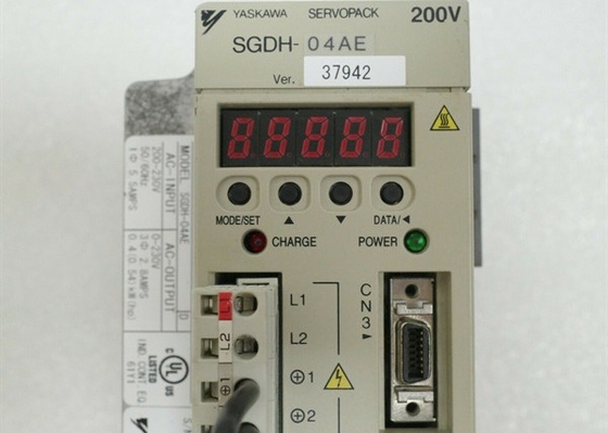 安川電機 SGDH-04AE 産業用サーボドライブ 200-230 VAC 50 / 60 Hz 30ワット 55 Kw