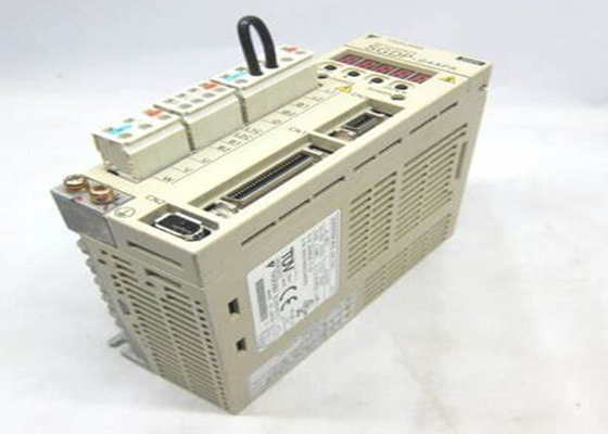 安川電機 SGDP-04APA デジタルACサーボ制御、インクリメンタルエンコーダおよびアブソリュートエンコーダに対応
