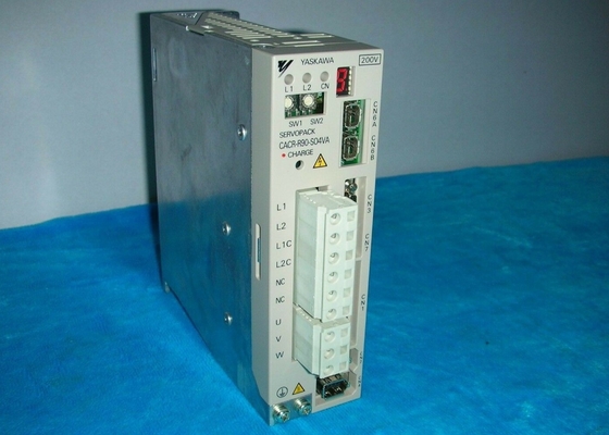CACR-R90-S04VA YASKAWAのサーボ ドライブ200-230V 100W PLCのプログラム可能な論理のコントローラー