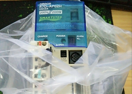 Omron R7D-AP02Hのサーボ運転者2A 200VはIGBTに基づいてデジタルすべてのサーボPWM方法に荷を積む