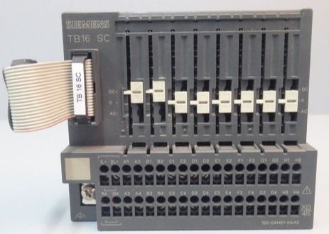 SIEMENS 6ES71200AH010AA0 ターミナルブロックスクリュータイプ4000VDC以来生産は中止