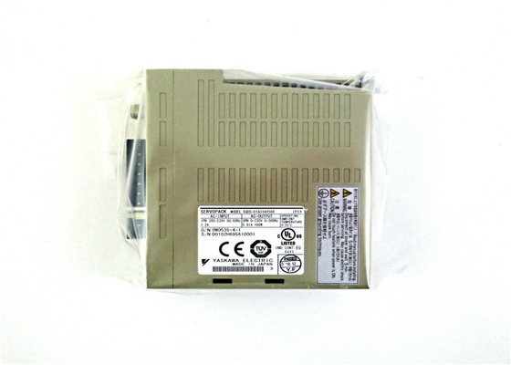 Yaskawa  ServoPack Input 2.5A 100W SGDS-01A31AY588 NEW IN THE BOX YASKAWA