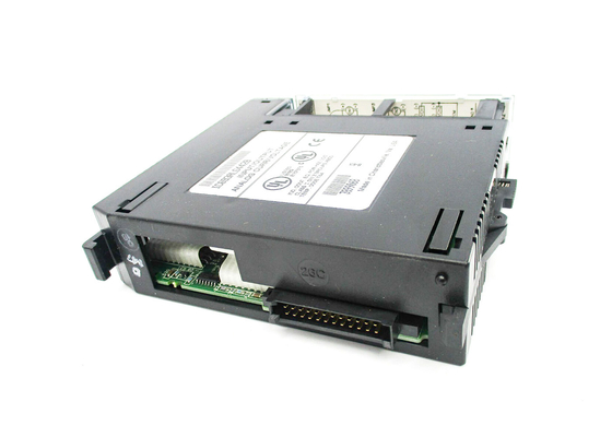 GE FANUC IC693ALG442アナログ入力/出力モジュール、シリーズ90-30のPLCシステム