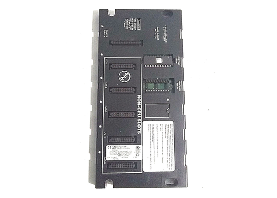 GE Fanuc Ic693cpu313は、CPUの5細長い穴がついたプログラミング ソフトウェアを埋め込んだ