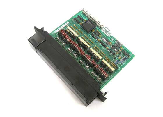 GE FANUC IC697MDL350、120 VACは0.5 Amp、32点の分離したモジュールを出力した