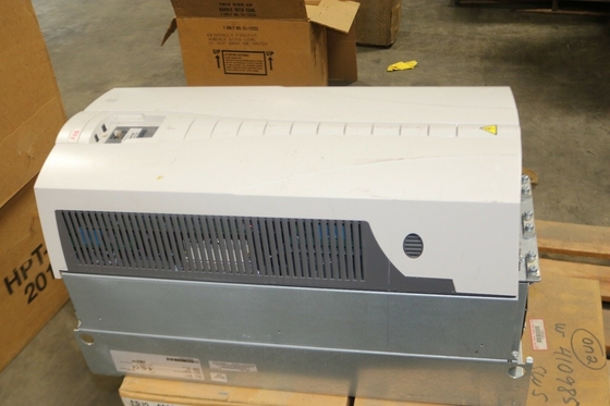 ACS550-U1-157A-4壁に取り付けられたドライブ、NEMA 1、3-Phase 380-480V、125HPの新しい原物、0.75から355 kW/1から500馬力。