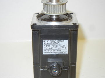 新しく、元のYaskawaのサーボ モーター200V 3000/min SGM-02U3B4CL産業サーボ モーター