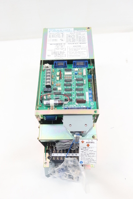 YASKAWA CACR-SR03TZ6SF-E CACR ACサーボ ドライブ0.3kW 15ビット絶対エンコーダー