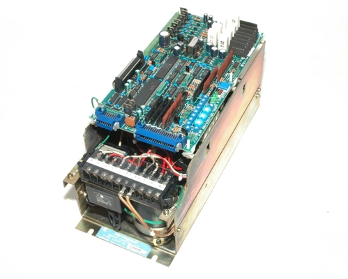 真新しく、元のCACR-SR15BB1ES	1.5kW、	200Vのアナログ、1500の脈拍/rev。