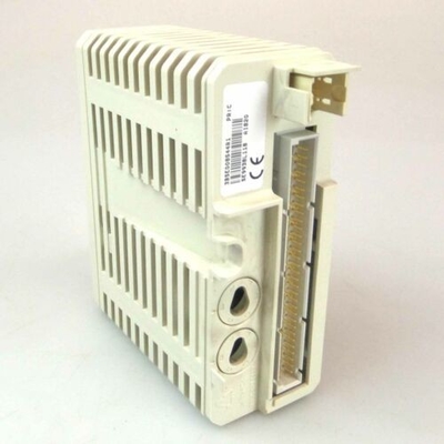 デジタル モジュールABB plcのコントローラーAI820 3BSE008544R1の出力モジュール インバーター予備品。