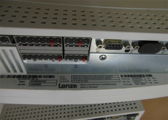 Lenze EVS9323-ER サーボ コントローラー 9300 シリーズ 400/480 VAC 1.5 KW (2 HP) サーボ レジスター コントローラー