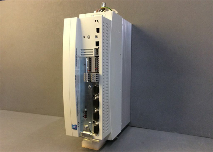 Lenze EVS9323-ETV004 サーボ コントローラー 9300 シリーズ 400/480 VAC 1.5 KW (2 HP) サーボ PLC テクノロジー