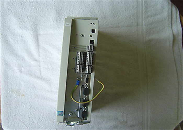 Lenze EVS9324-EK サーボ コントローラー 9300 シリーズ 400/480 VAC 3.0 KW (4 HP)