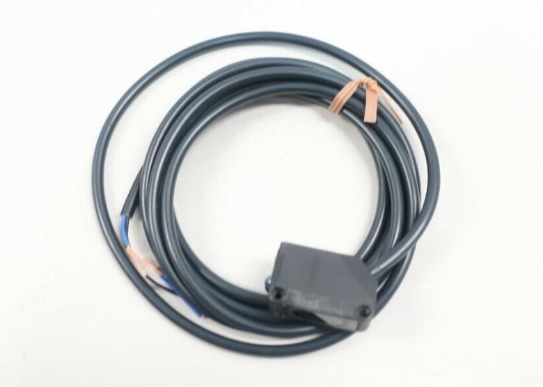 Omron E3Z-D62 02Z10M VDC 26.4 VDC最高の100 mA最高光電スイッチ センサー12 - 24