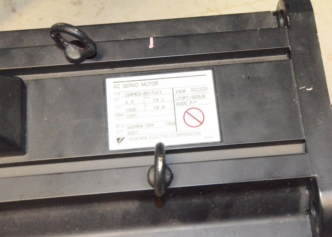 日本安川電機 USAMED-20-TV11 サーボモーター 2.0kW オリジナルボックス入り