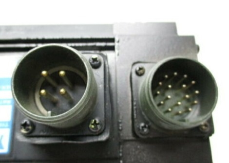 安川電機 USAFED-05DA1 ACサーボドライブ モーター 0.45 KW 1500 RPM 3.8 A