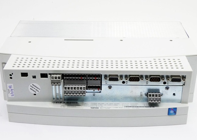 Lenze EVS9324-EPV004 サーボ コントローラ 9300 シリーズ 400 / 480VAC 3.0 KW 4 HP