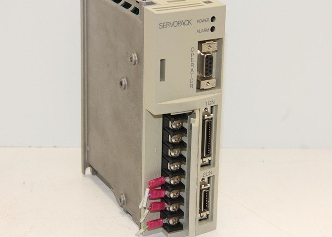 SGDA-01AS ヤスカワ サーボドライブ パック 230V-AC 0.87a 100Amp サーボアンプ