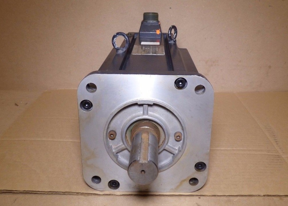 安川電機 USAGED-44L22K サーボモータ 4.4kW 33アンペア 28.4Nm 25インチポンド 1500RPM ACブラシレス