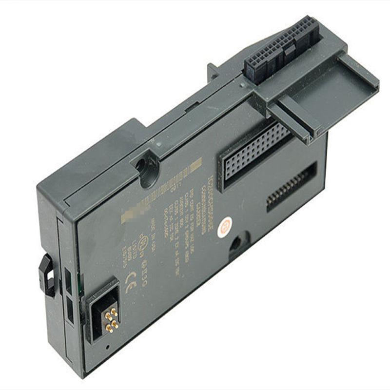 入るIC200CHS101接続解除様式を挟むGEか出力16ポイント。基盤に個々のナイフ スイッチがあります