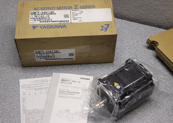 Industrial Servo Motor SGM7P-04A7J6C Brand New In Original Box