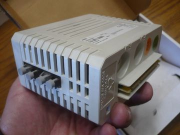 新しいデジタル モジュールABB 3BSE037760R1 TB840A Modulebusの集りの変復調装置S800入力/出力、PR:B