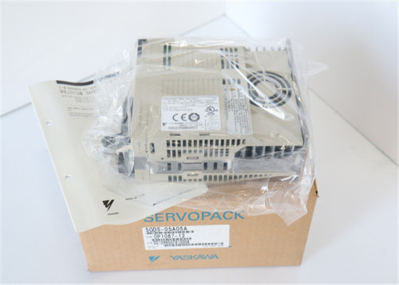 SERVO DRIVER YASKAWA SGD7S-2R8A00A002 400W 2N/M 2500RPM*NIB New Original
