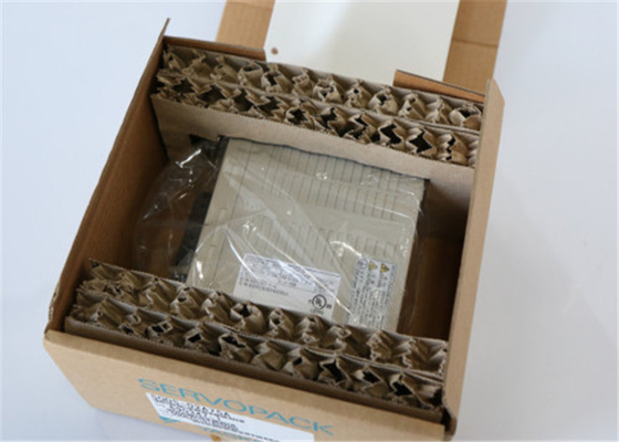 SERVO DRIVER YASKAWA SGD7S-2R8A00A002 400W 2N/M 2500RPM*NIB New Original