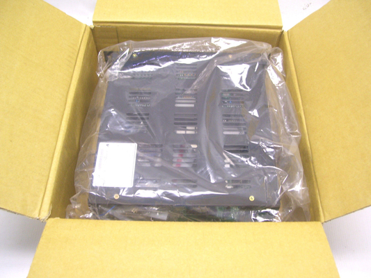 YASKAWA CACR-HR02BAB11Y5のサーボ アンプ0-115V 3P 2.7Aの出力、ACドライブ。新しい原物。
